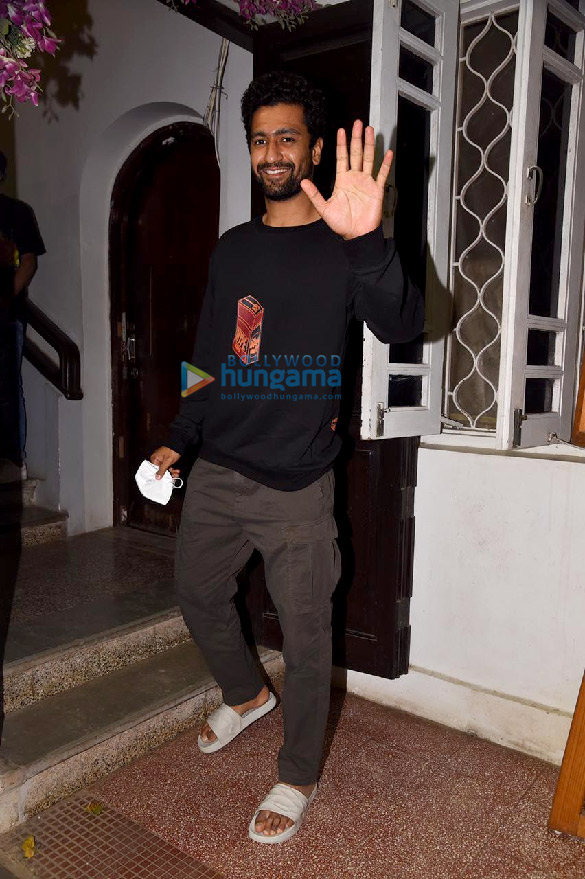 photos vicky kaushal snapped at krome studio in bandra 1