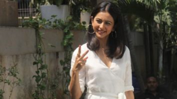 Rakul Preet Singh spotted in Santacruz