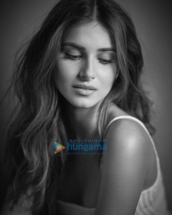 tara sutaria 2 15