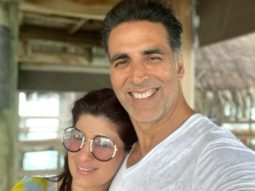 Akshay Kumar shares a happy selfie with Twinkle Khanna as they enjoy their beach vacation