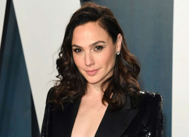 Gal Gadot to star in and co-produce sci-fi movie based on Meet Me in Another Life novel Gal Gadot to star in and co-produce sci-fi movie based on Meet Me in Another Life novel