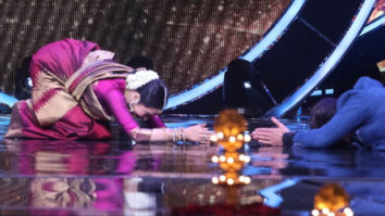 Jay Bhanushali does a Sashtang Dandavat for Rekha on the sets of Indian Idol Season 12