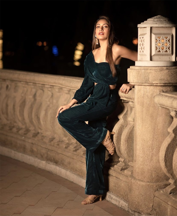 Naagin 5 actress Surbhi Chandna keeps it chic in velvet olive green co-ord set