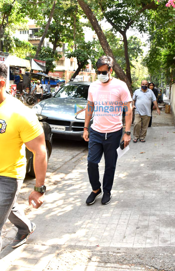 photos ajay devgn snapped at a clinic in juhu 2