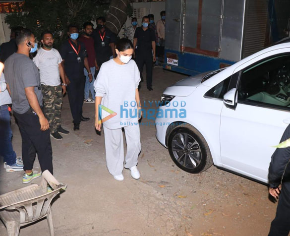 photos deepika padukone spotted post shoot in bandra 2 2
