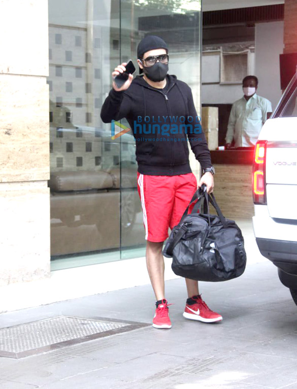 photos emraan hashmi spotted in bandra 3 2