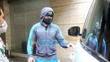 Photos: Emraan Hashmi spotted outside gym in Bandra