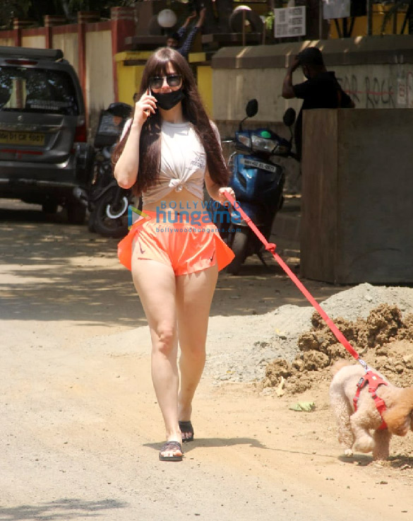 photos giorgia andriani spotted outside her house in bandra 1 2