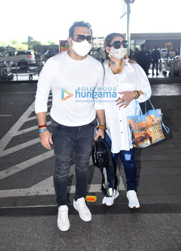 photos janhvi kapoor and govinda snapped at the airport 2