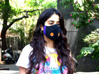 Photos: Janhvi Kapoor spotted at a clinic