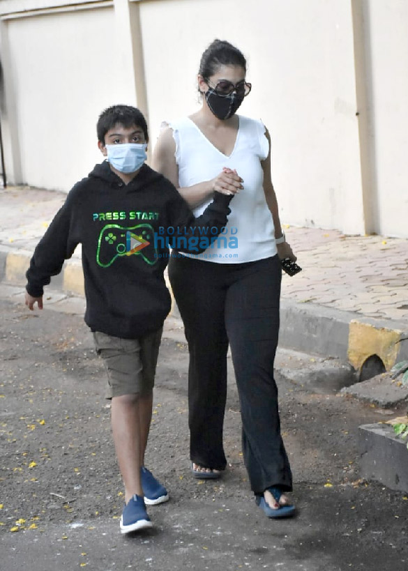 photos kajol snapped with her son in juhu 1