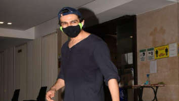 Photos: Kartik Aaryan snapped in Juhu