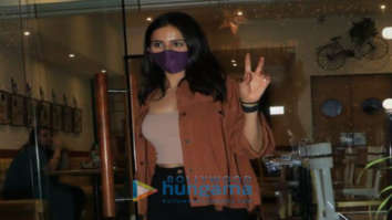 Photos: Rakul Preet Singh and Jackky Bhagnani snapped at Farmers’ Cafe in Bandra