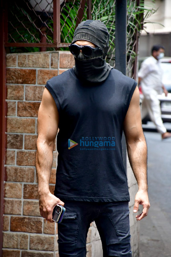 photos ranveer singh spotted at a dubbing studio in bandra 3 2