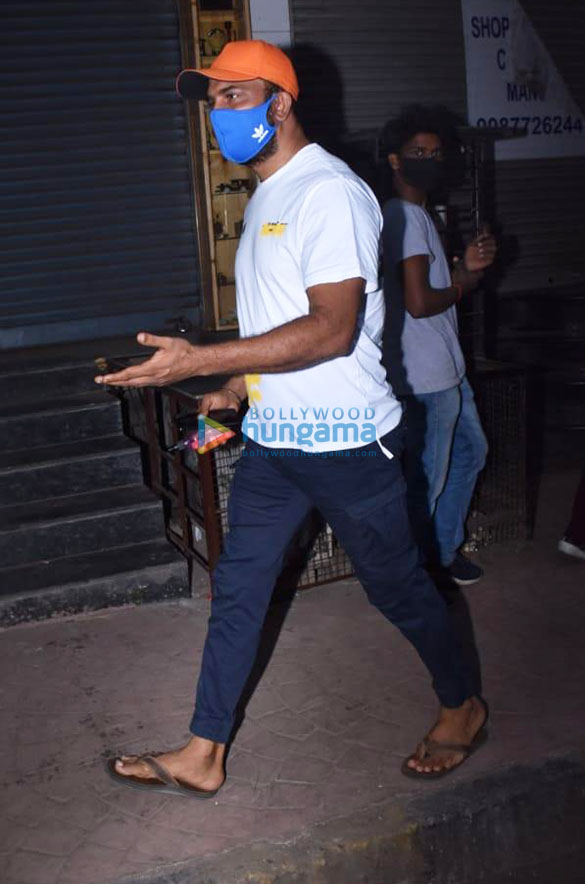 photos sharad kelkar snapped in lokhandwala 1