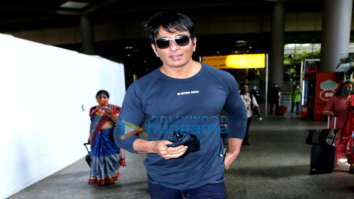 Photos: Sonu Sood, Shruti Haasan and others snapped at the airport