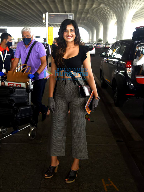 photos tamannaah bhatia hina khan tinaa dattaa and others snapped at the airport 4