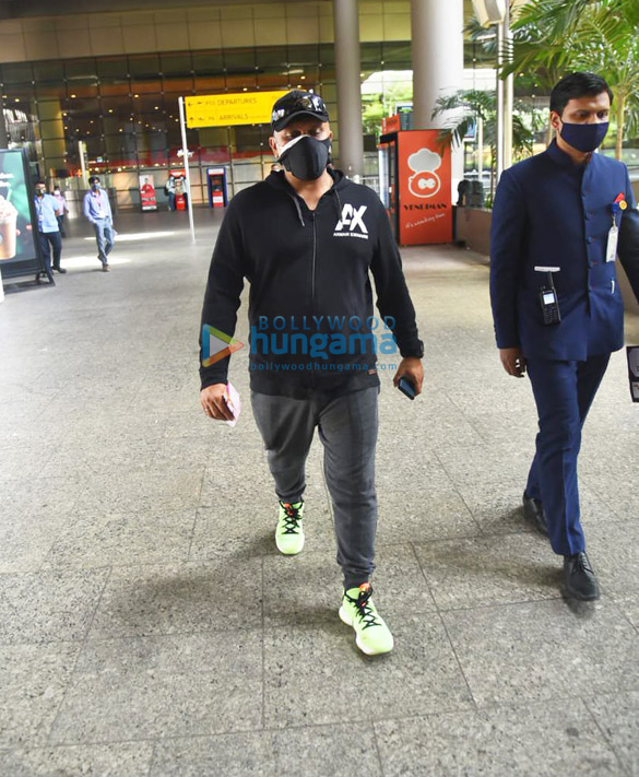 photos tara sutaria arjun kapoor raai laxmi and others snapped at the airport 3