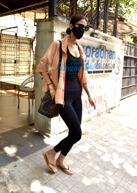 photos vaani kapoor snapped at clinic in juhu 1