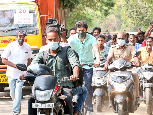 Vijay rides a bicycle to cast vote during Tamil Nadu elections 2021, massive crowd erupts to see Thalapathy