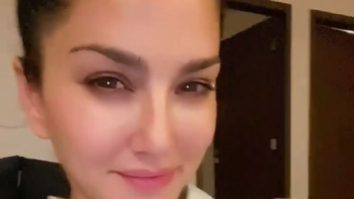 Sunny Leone flaunts the diamond necklace gifted to her by husband Daniel Weber on their 10th anniversary
