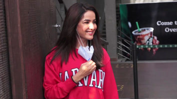 Jasmin Bhasin spotted at Starbucks in Juhu