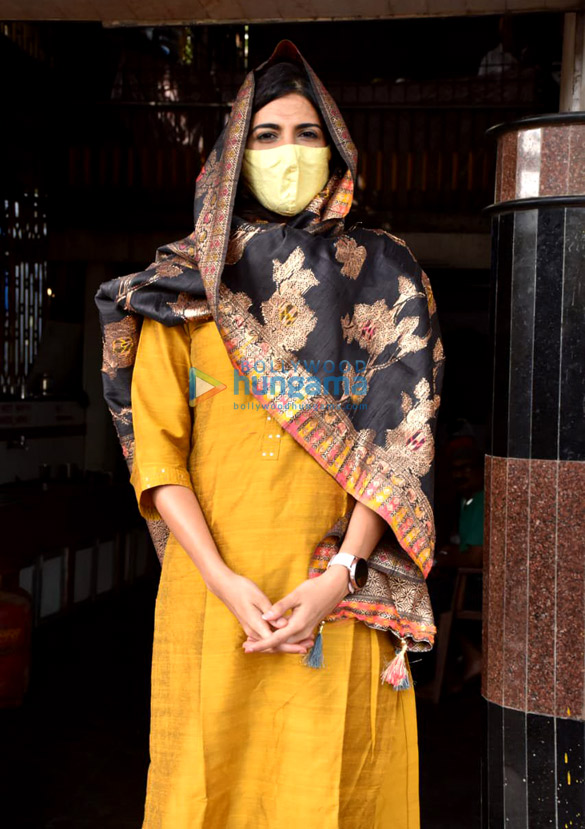 Photos: Aahana Kumra snapped at a Gurdwara in Versova Photos: Aahana Kumra snapped at a Gurdwara in Versova