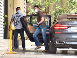 Photos: Ajay Devgn snapped in Juhu