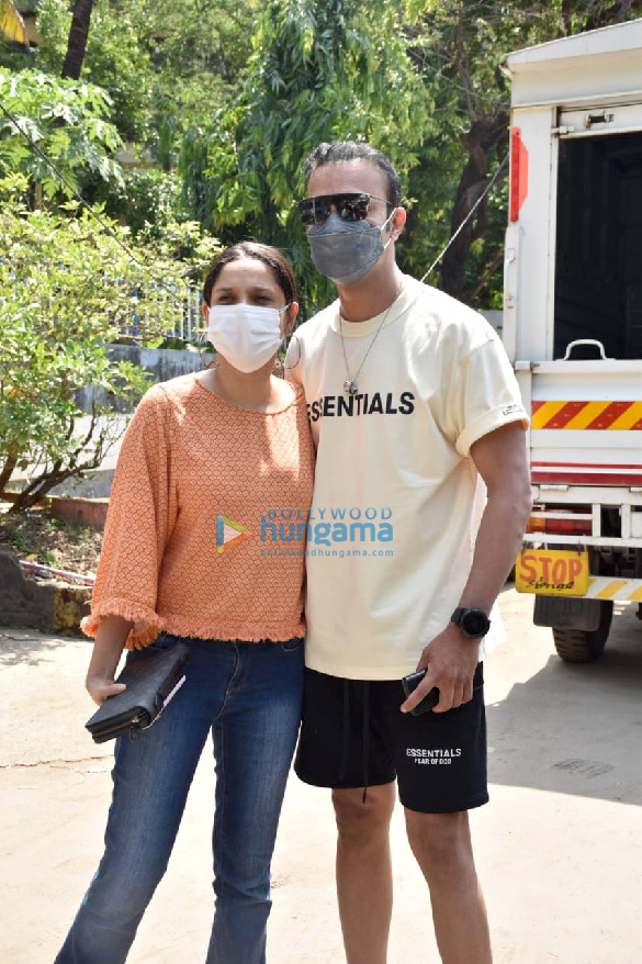 Photos: Ankita Lokhande spotted with boyfriend Vicky Jain in Juhu Photos: Ankita Lokhande spotted with boyfriend Vicky Jain in Juhu