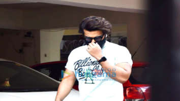 Photos: Arjun Kapoor snapped in Juhu