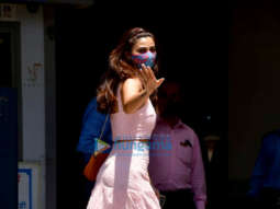 Photos: Daisy Shah snapped at Kohinoor centre for COVID-19 vaccination