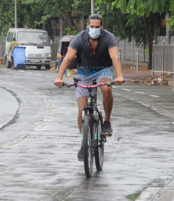photos dino morea snapped in bandra 4