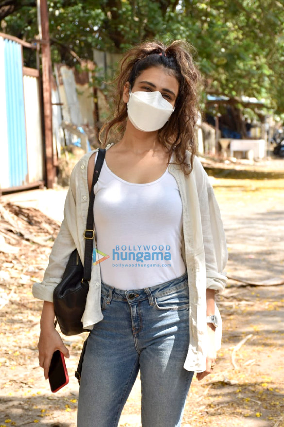 photos fatima sana shaikh snapped in andheri 4