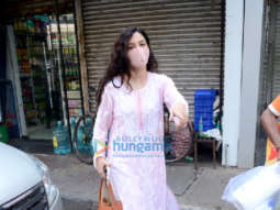 Photos: Gauahar Khan snapped at a supermarket in Lokhandwala