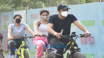 Photos: Janhvi Kapoor and Khushi Kapoor snapped cycling in Lokhandwala