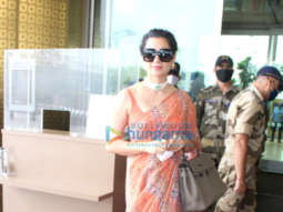 Photos: Kangana Ranaut and Krishna Shroff snapped at the airport