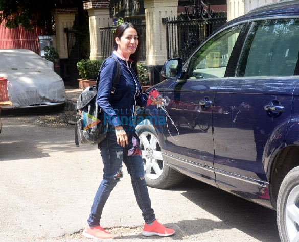 Photos: Kashmera Shah spotted in Bandra Photos: Kashmera Shah spotted in Bandra