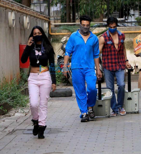 photos krushna abhishek and kashmera shah snapped in bandra 3