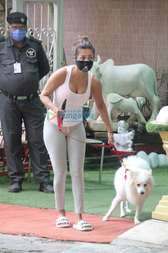 photos malaika arora spotted in bandra 3 19