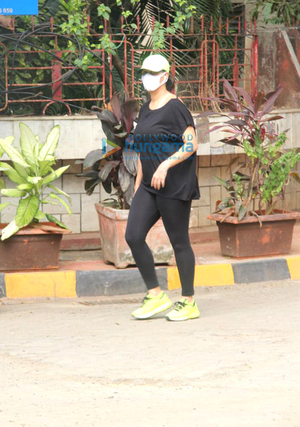 photos neha dhupia spotted in bandra 2