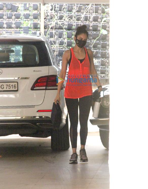 photos rakul preet singh snapped in bandra 2 4