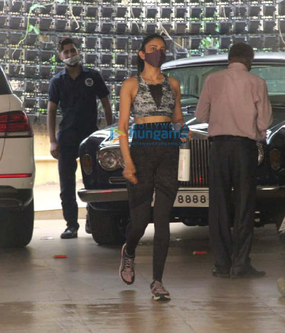 photos rakul preet singh spotted in bandra 3 7