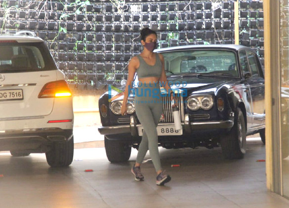Photos: Rakul Preet Singh spotted outside the gym Photos: Rakul Preet Singh spotted outside the gym