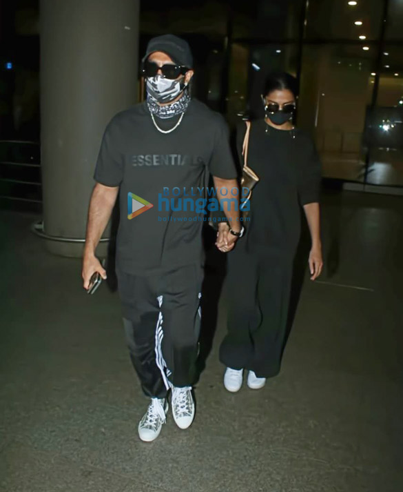photos ranveer singh and deepika padukone snapped at the airport 3