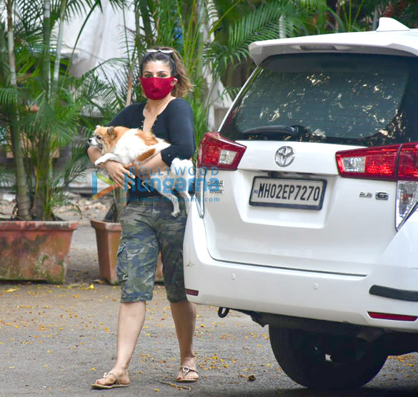 Photos: Raveena Tandon and husband spotted in Bandra Photos: Raveena Tandon and husband spotted in Bandra