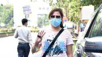 Photos: Richa Chadda snapped in Juhu