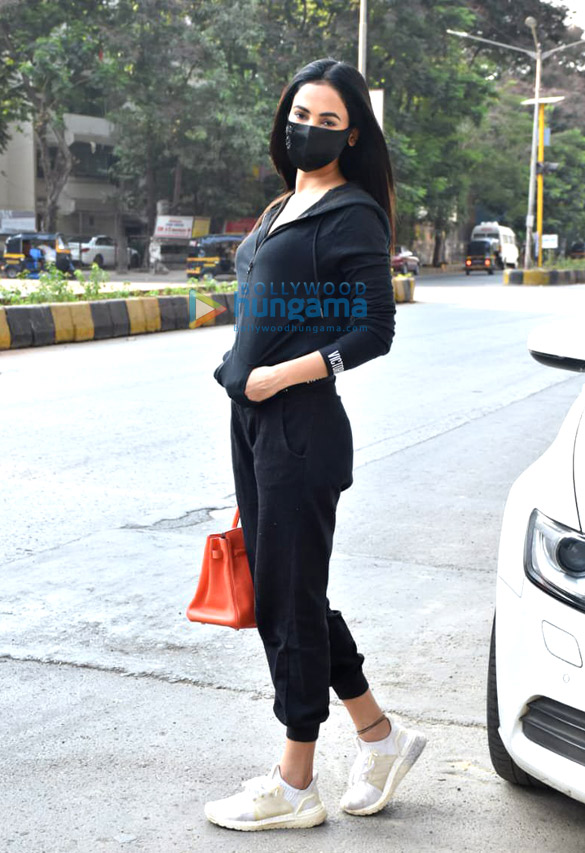 photos sonal chauhan snapped in juhu 2 2