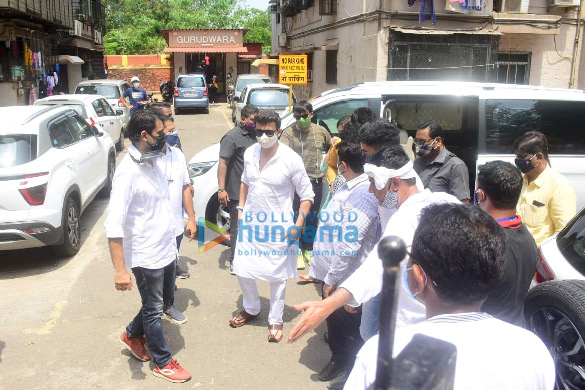 photos sonu nigam snapped at a vaccination drive at chemburs basant park 6