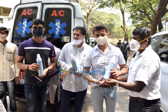 photos sonu nigam snapped at blood donation camp in juhu 8