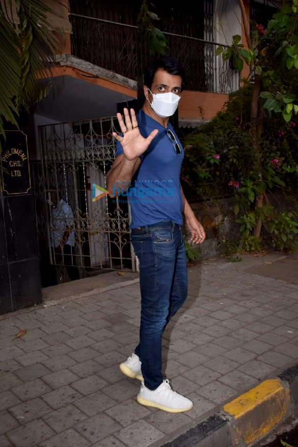 photos sonu sood snapped in juhu1